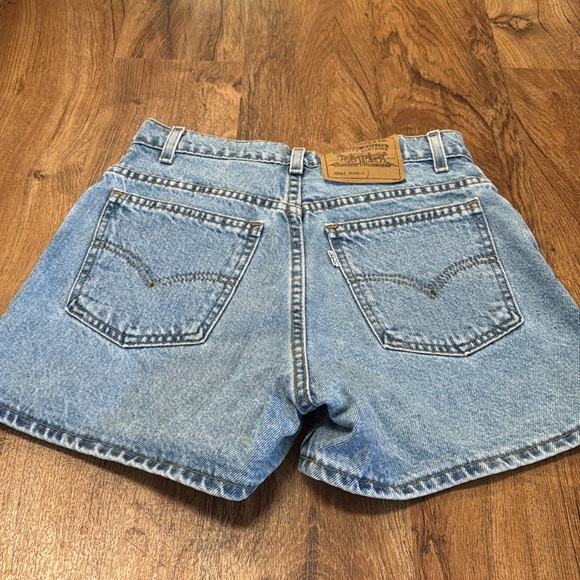 Vintage, VTG, 950 Levi’s Jean Shorts. 7 JR. Paper Tag. Made In USA. 100% cotton. - Picture 4 of 14